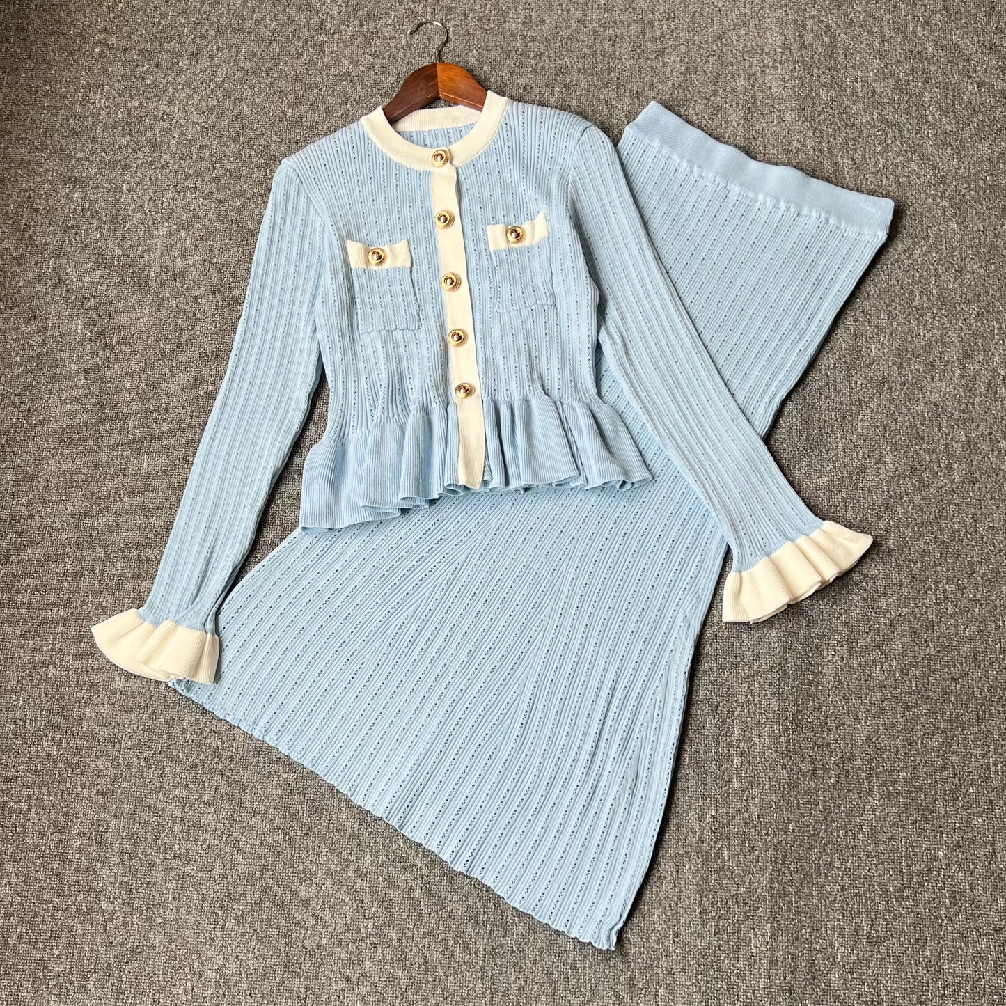 YuooMuoo Brand Fashion One-piece Knitted Maxi Dress Women Elegant V-neck Ruffled Slim Waist Bodycon Sweater Dress Party Vestido