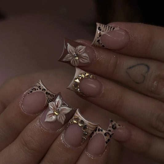24pcs Leopard Print French False Nail Spicy Girls Flower Brown Short Square Fake Nails with Diamond Design Press on Nails Sets
