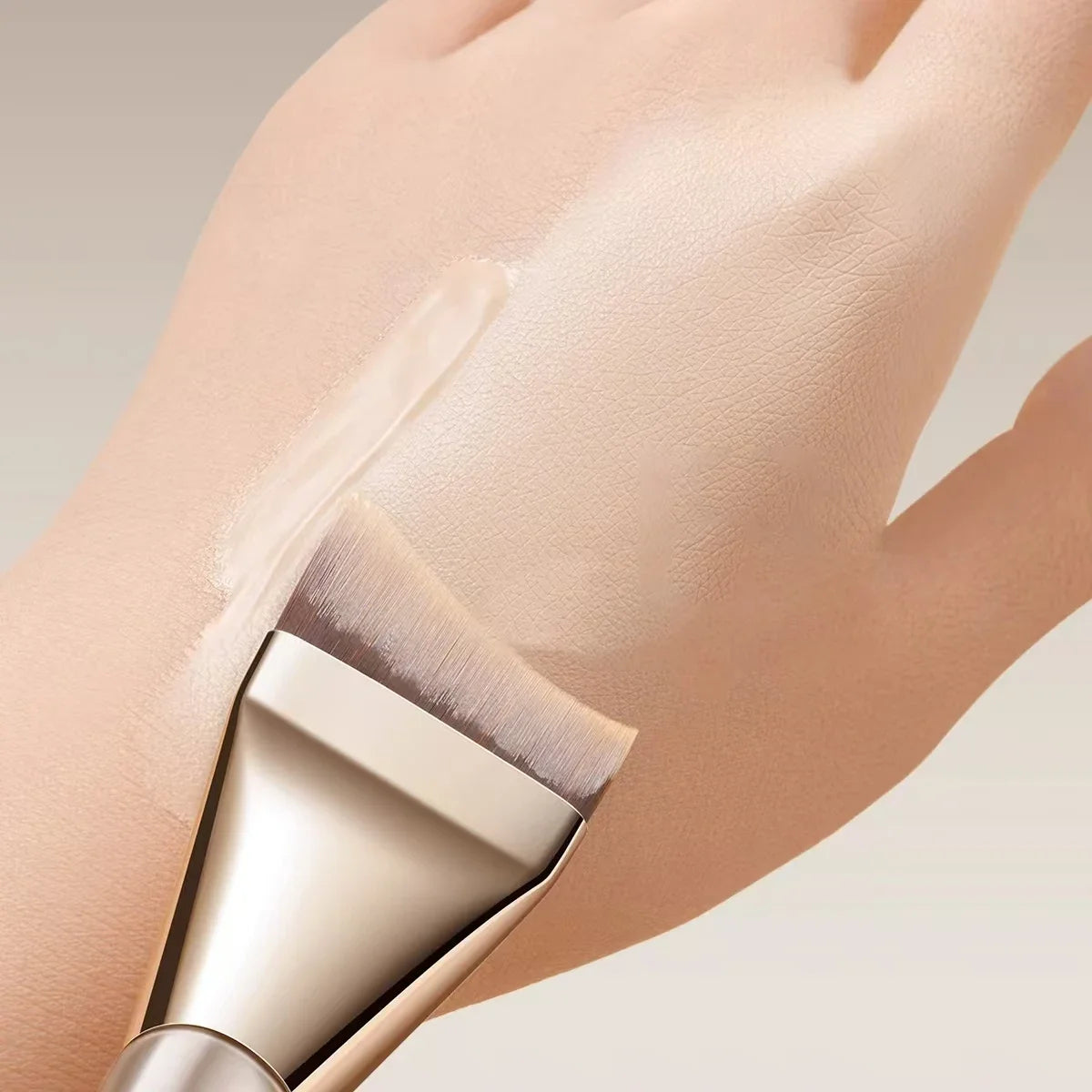 Arc-shaped Flat-head Ultra-thin Foundation Brush, Paint-free And Traceless Foundation Liquid Brush, Professional