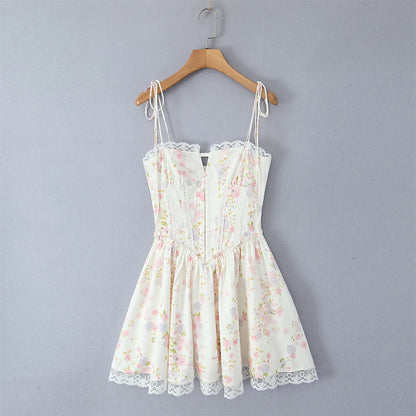 YENKYE Sexy Elegant Women Lace Patchwork Floral Print Sling Mini Dress Low Waist A-line Summer Holiday Party Dresses Pretty Robe