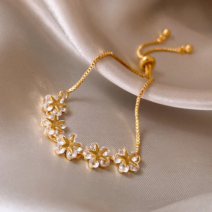 Exquisite Rhinestone Bracelet Ladies Fashion Stars Flower Charm Wristlet Bracelets Gold Color Adjustable  Wedding Jewelry  K-