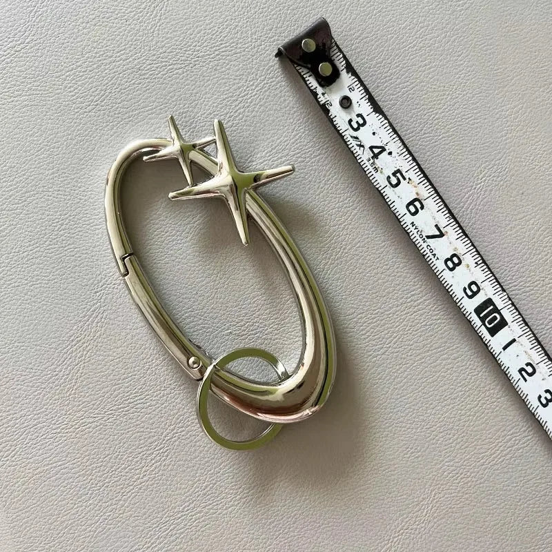 New Star Essential Icon Carabiner Keychain Blackout Women Men High Quality Oval Solid Belt Buckle Unisex Couple Sliver Key Ring