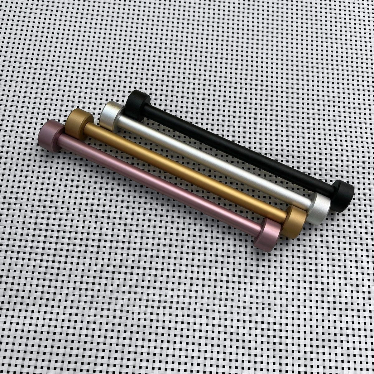 Coiled Cable Protection Rod Coiled Keyboard Cable Weight Rod Reel Stick Cable Organizer 15cm All-Metal Cable Organizer Winder