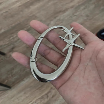 New Star Essential Icon Carabiner Keychain Blackout Women Men High Quality Oval Solid Belt Buckle Unisex Couple Sliver Key Ring