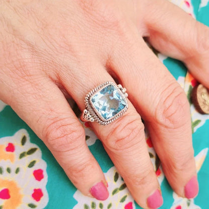 Vintage Shiny Zircon Ladies Ring Fashion Blue Zircon Jewelry Engagement Ring for Brides Wedding Ring Party Gifts