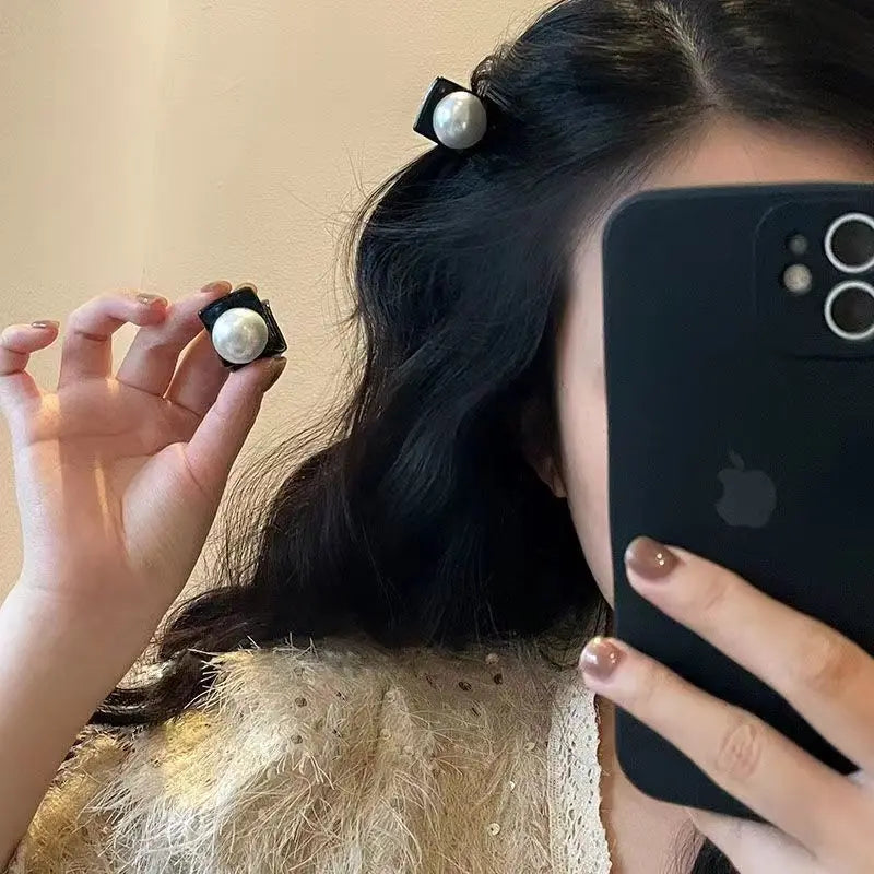 2pcs Light Luxury Pearl Hair with Mini Strong Grip Design Suitable for Fragmented Fashion Elegant Texture Versatile Headwear