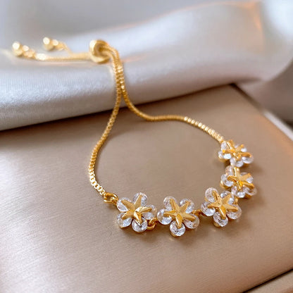 Exquisite Rhinestone Bracelet Ladies Fashion Stars Flower Charm Wristlet Bracelets Gold Color Adjustable  Wedding Jewelry  K-