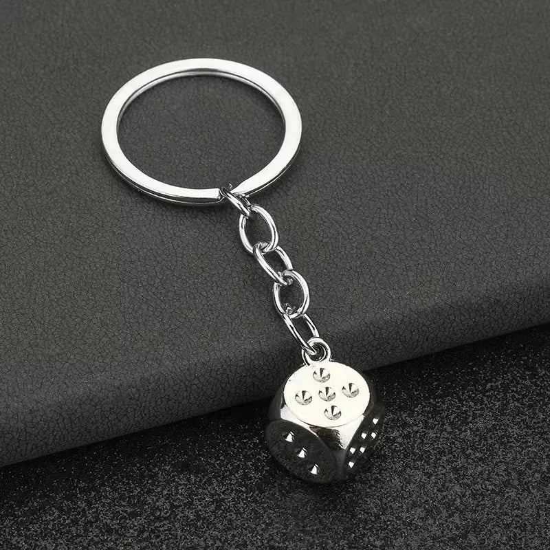 New Star Essential Icon Carabiner Keychain Blackout Women Men High Quality Oval Solid Belt Buckle Unisex Couple Sliver Key Ring